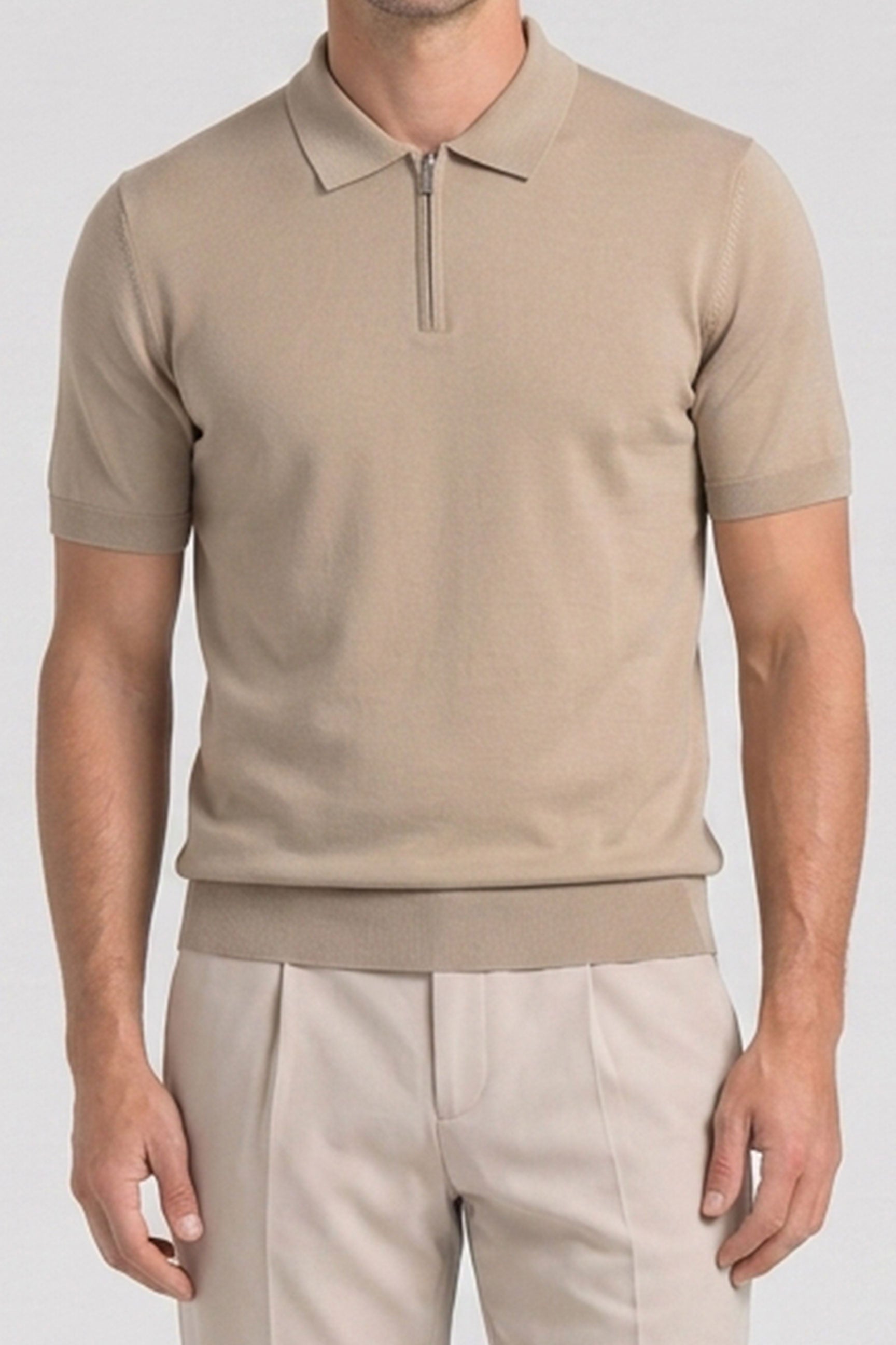 Beige gebreide polo met ritssluiting in de hals voor heren