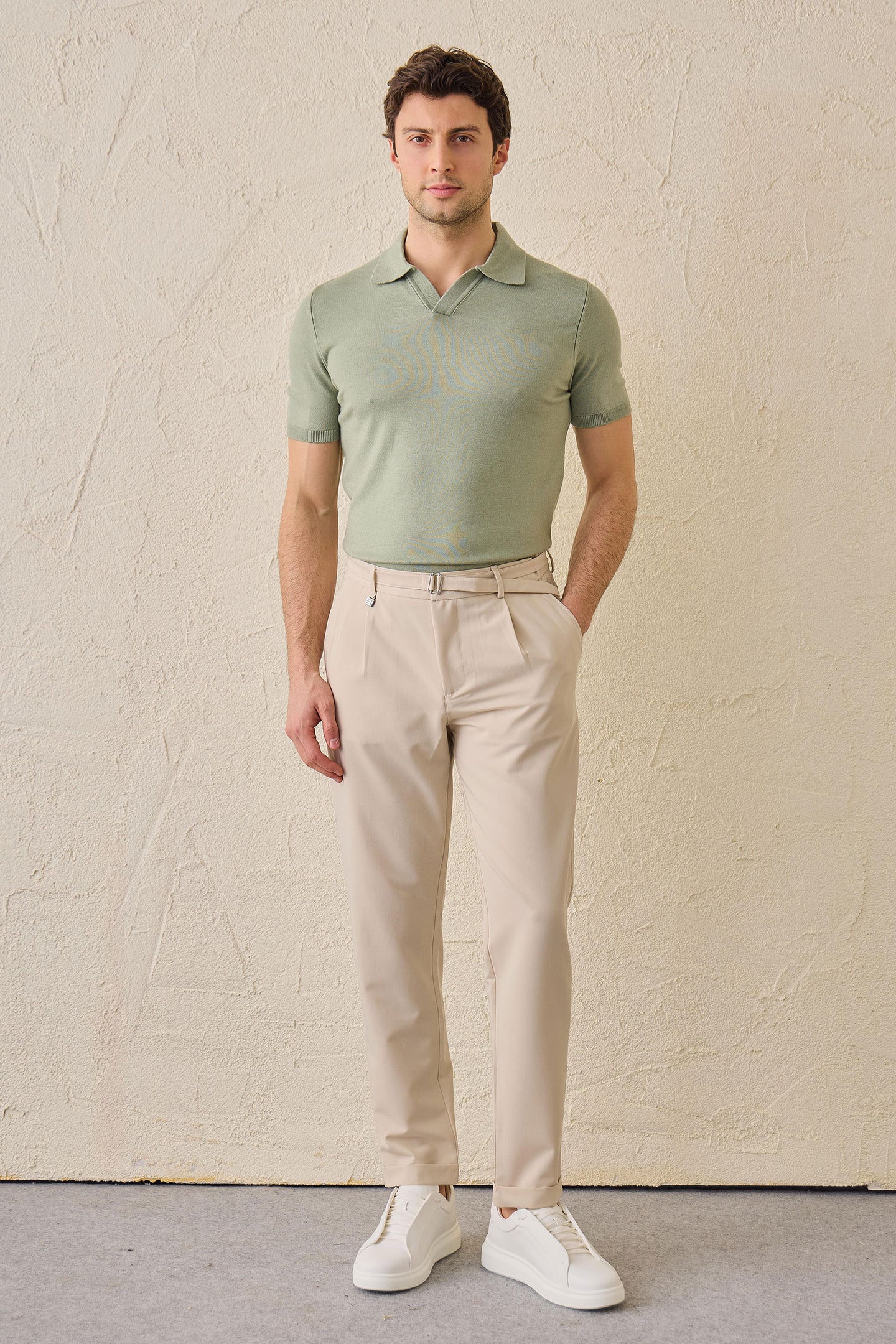 Beige geplooide Gurkha-broek voor heren, verstelbare taille, getailleerde pasvorm