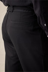 Zwarte geplooide Gurkha-broek voor heren, verstelbare taille, getailleerde pasvorm.