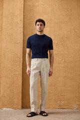Beige linnen smart casual tweedelig herenpak met ritssluiting aan de voorkant, safari-stijl, zomer