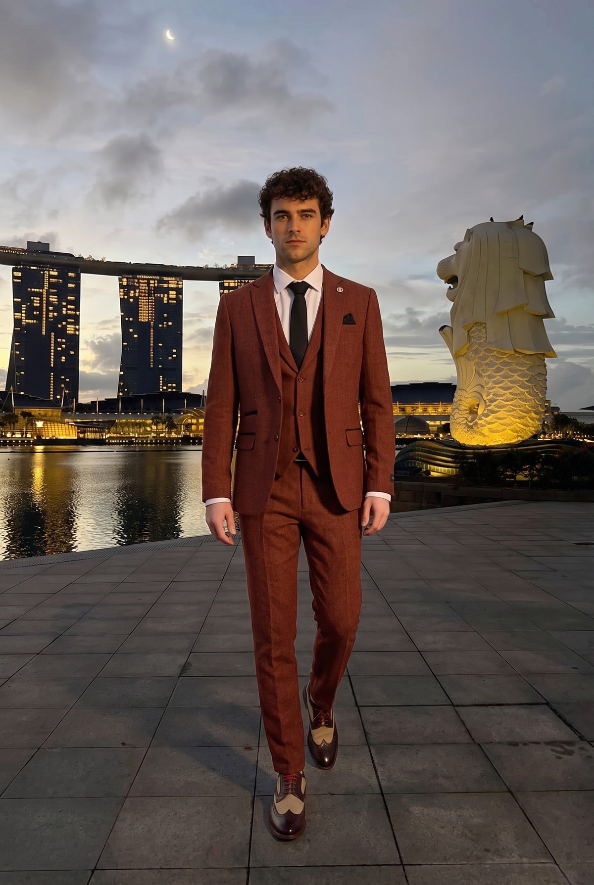 Look #935 styled with Roest visgraat tweed 3-delig pak