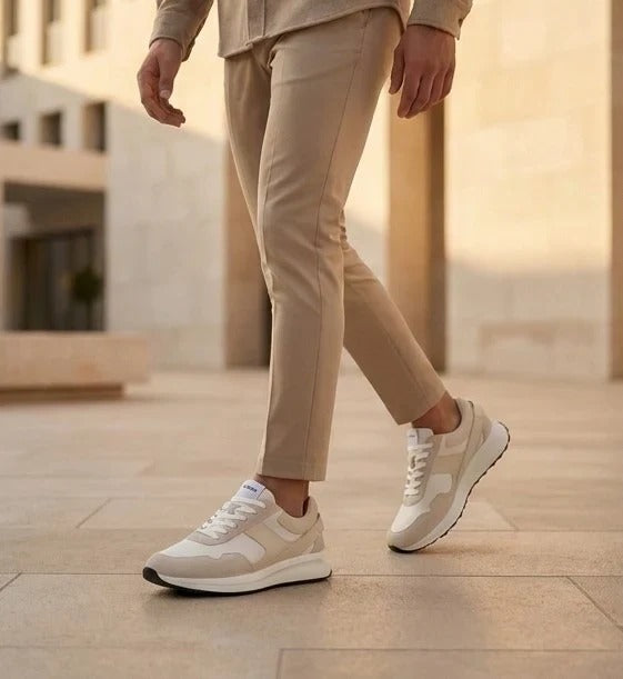 Canbera - Witte lichtgewicht suède sneakers voor heren