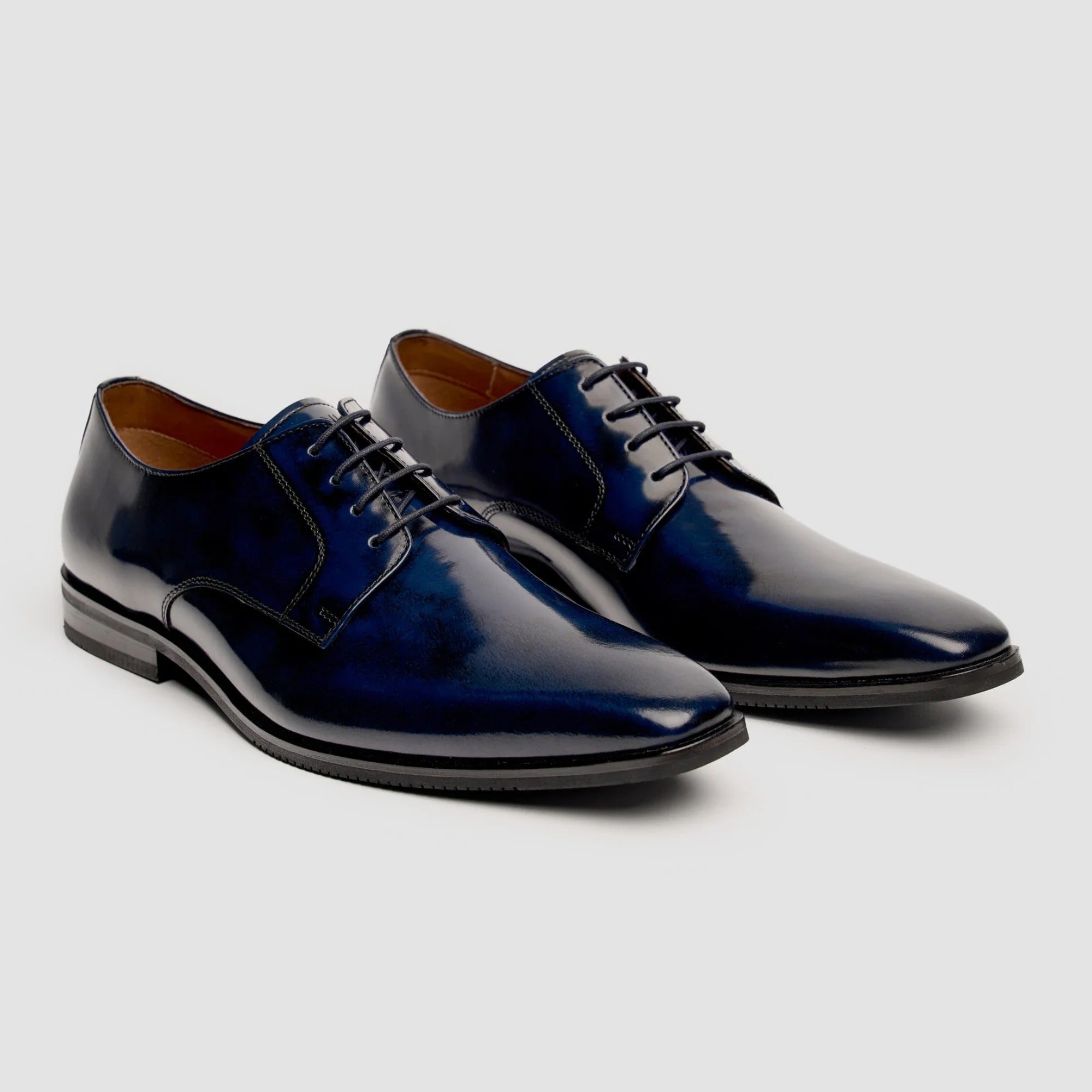 Chester - Herenschoenen in marineblauw met hoogglans afwerking