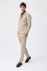 Beige zacht jersey smart casual pak voor heren: blazer en broek.