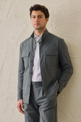 Saliegroene utility-jas voor heren, lichtgewicht, smart casual model.