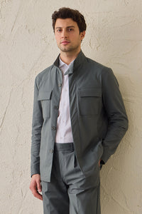 Saliegroene utility-jas voor heren, lichtgewicht, smart casual model.