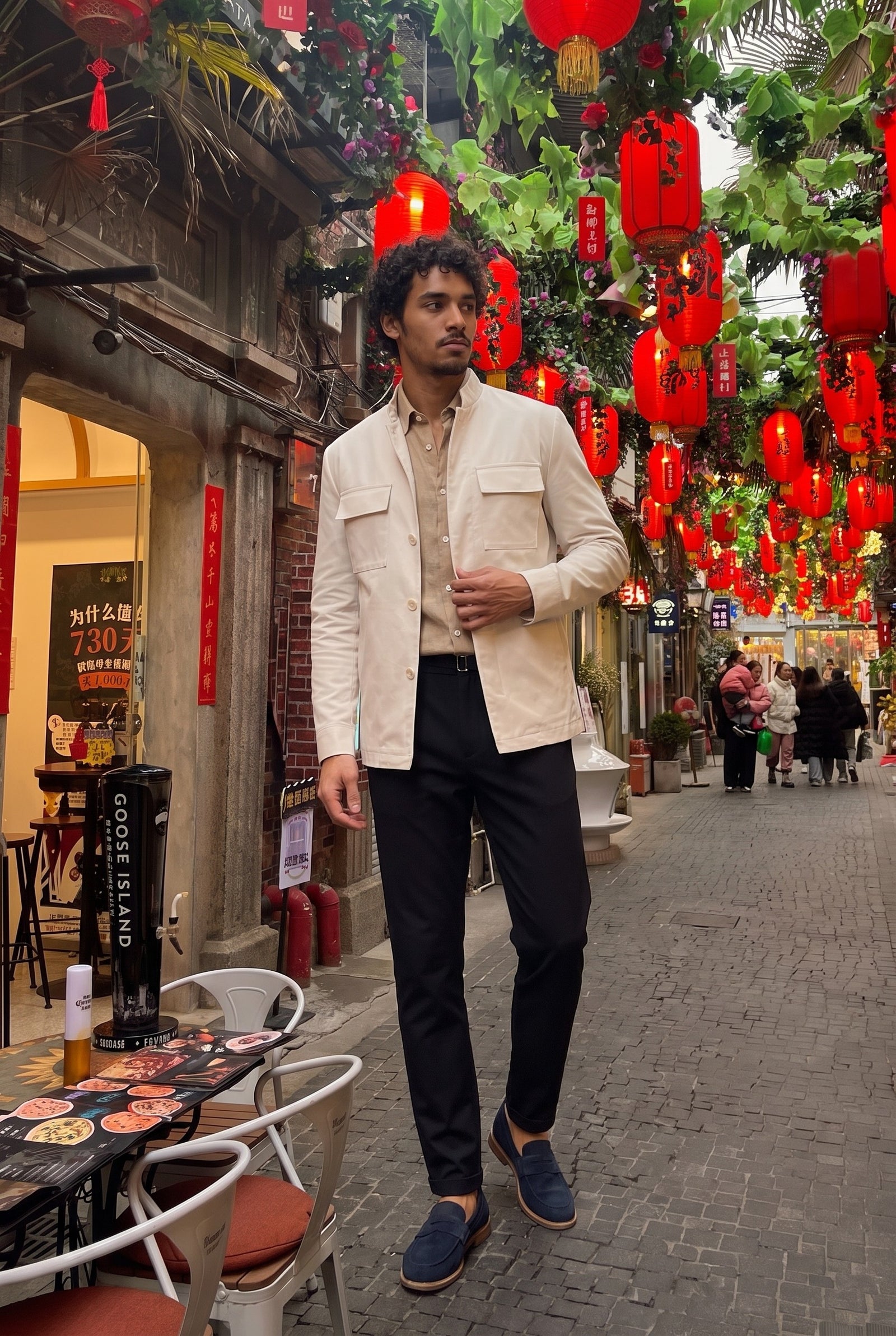 Look #851 styled with Zwarte geplooide Gurkha-broek voor heren, verstelbare taille, getailleerde pasvorm.