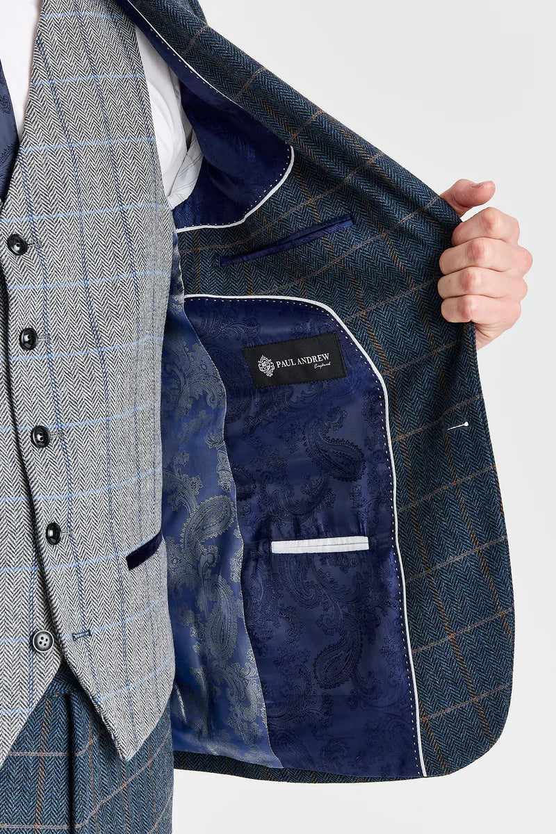 Harris marineblauwe tweedpak met Harris contrasterend grijs tweedvest.