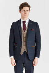 Madrid marineblauw pak met contrasterend Harris Brown tweed vest.