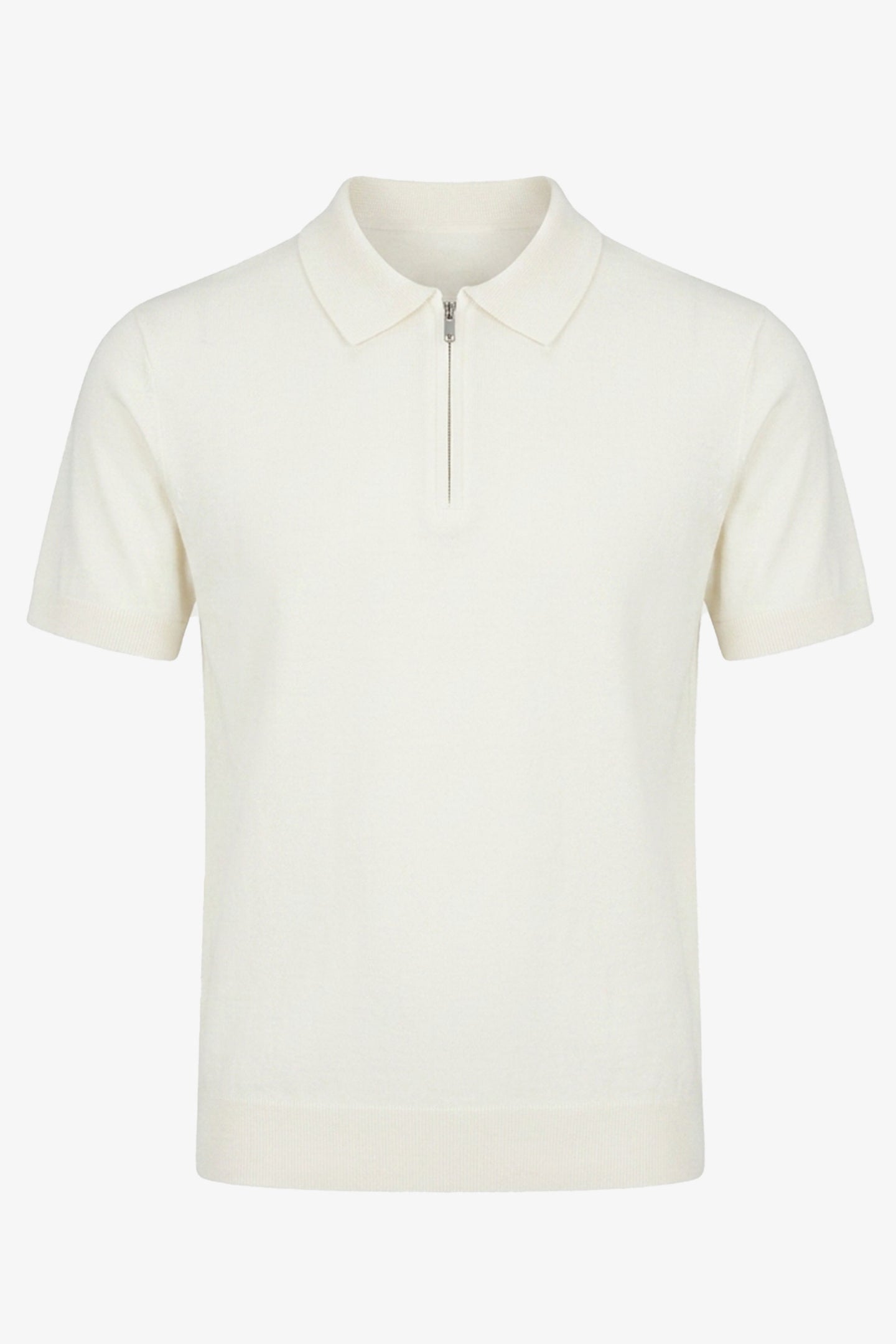 Off-White gebreide polo met ritssluiting in de hals en korte mouwen, gemaakt van een zachte mix.