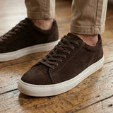 Bruine suède leren casual sneakers voor heren met vetersluiting