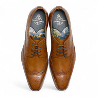 Klassieke, formele, veterschoenen voor heren van lichtbruin leer.