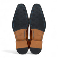 Klassieke, formele, veterschoenen voor heren van lichtbruin leer.
