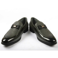 Heren loafers met textuur aan de voorkant en iconische gesp en strik