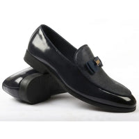 Heren loafers met textuur aan de voorkant en iconische gesp en strik