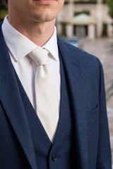 Witte herendas met suède afwerking