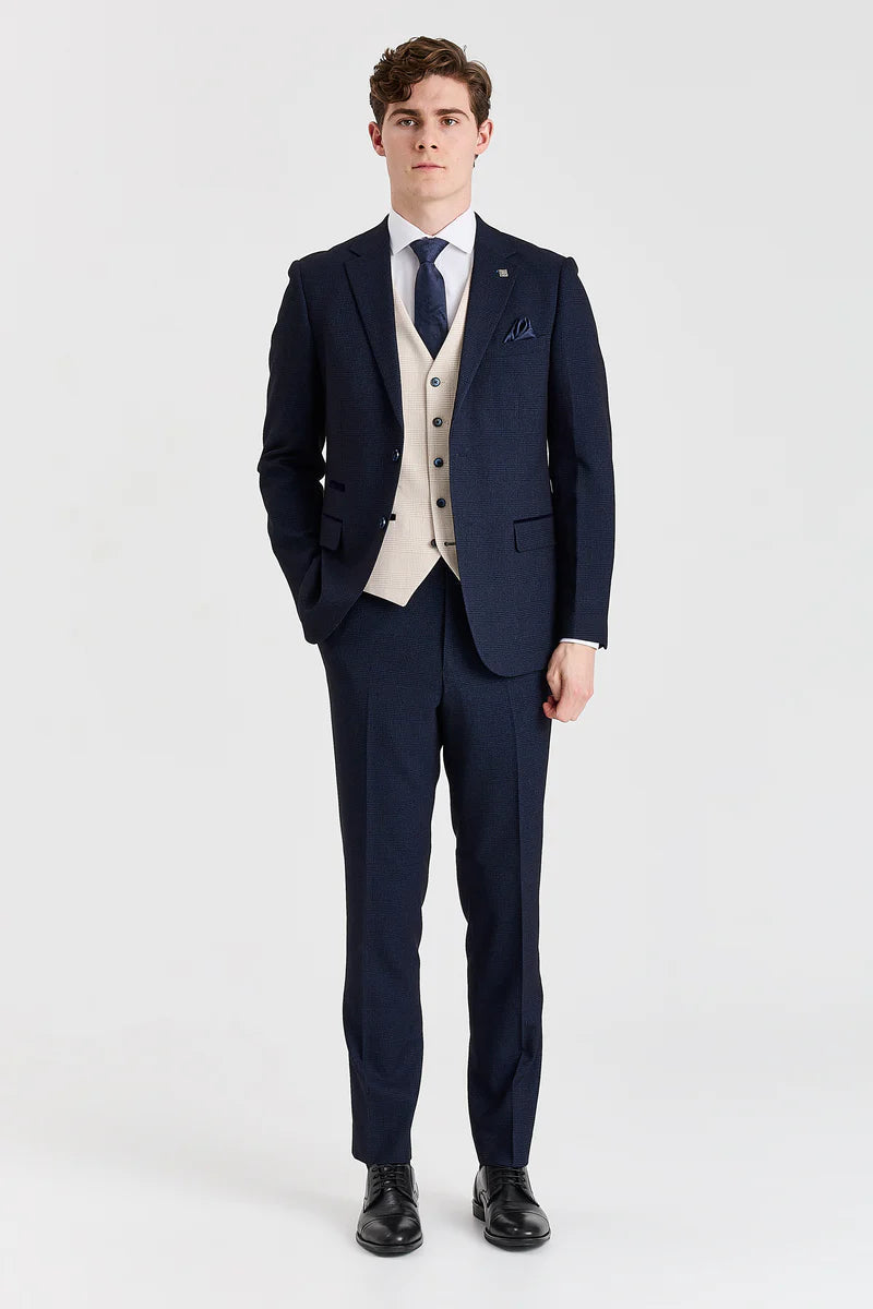 Regent Navy geruit pak met contrasterend Regent crèmekleurig vest.